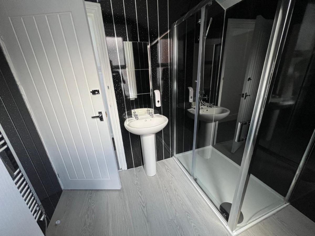 Apartment Safari Apartment, Free Parking, 10min Walk To Tower, Sleeps 12